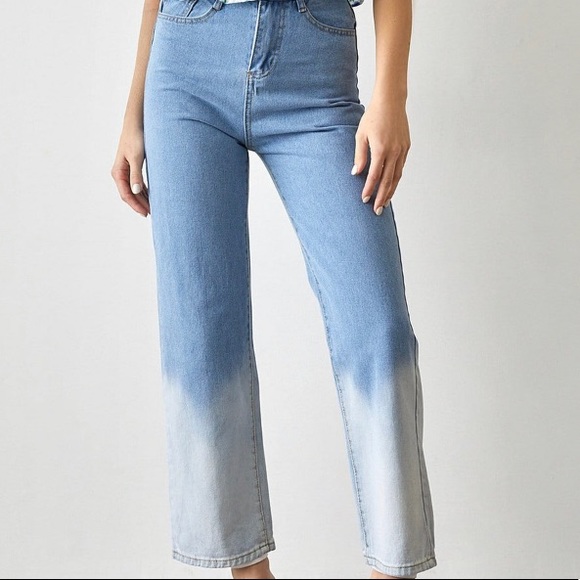 Denim - ✨HP✨NWT j.ing blue ombré straight jeans